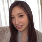 整った顔立ちの23歳OLが激しいピストンに顔を歪めて喘ぐ